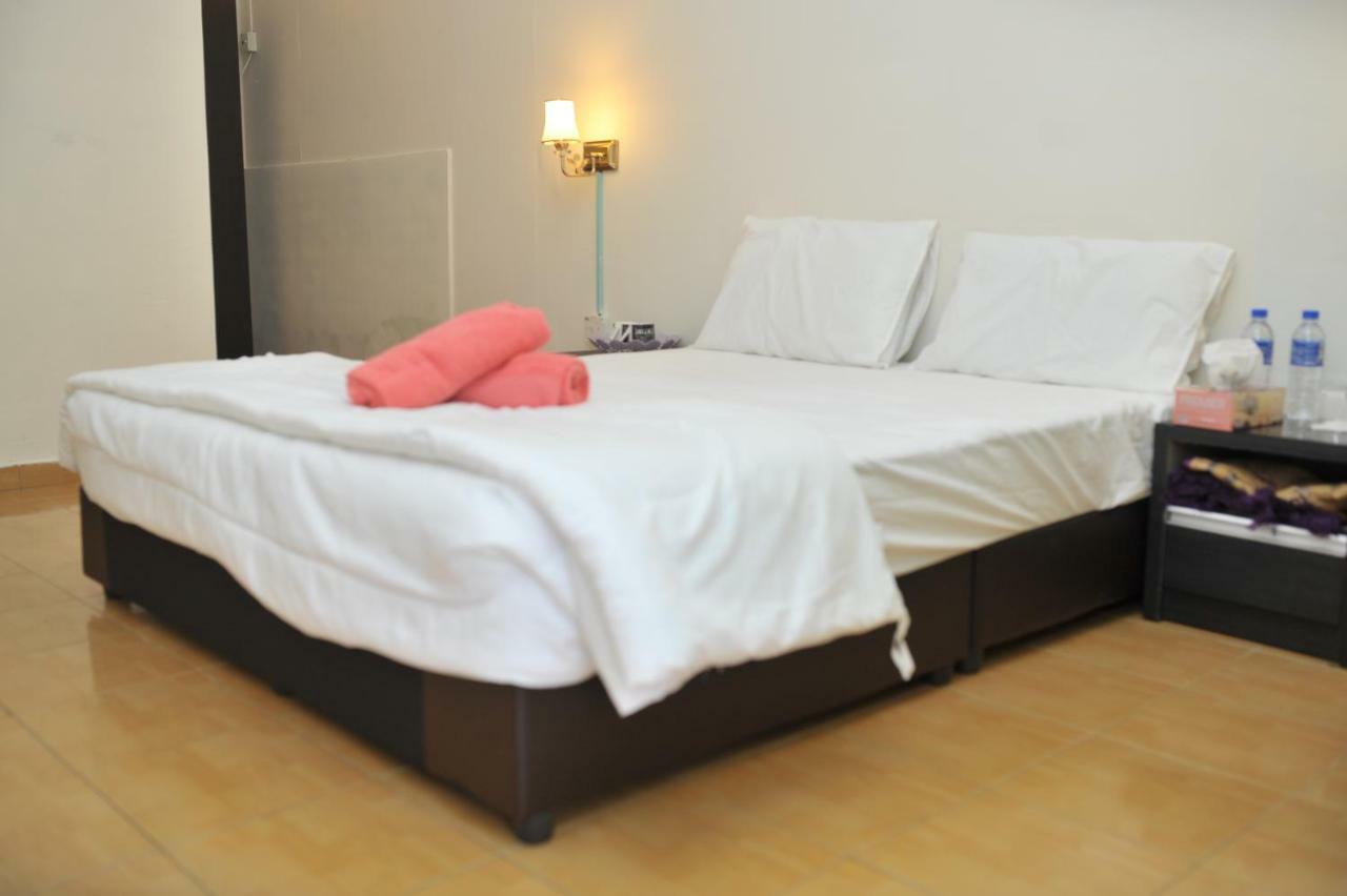 Green Town Hotel & Resort 波德申 外观 照片