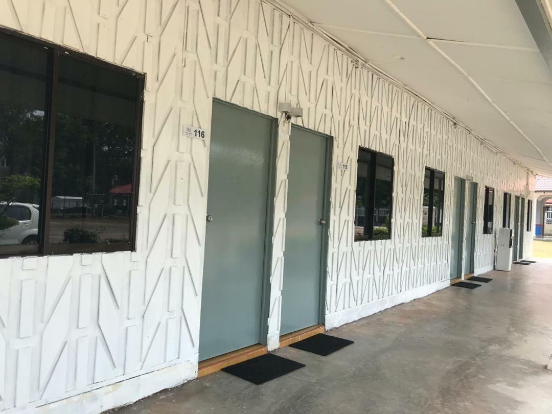 Green Town Hotel & Resort 波德申 外观 照片